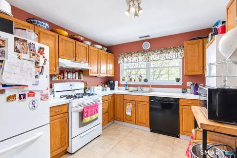 Kitchen - 2390 State St #2I, Hamden, CT 06517 photo 1 of 1