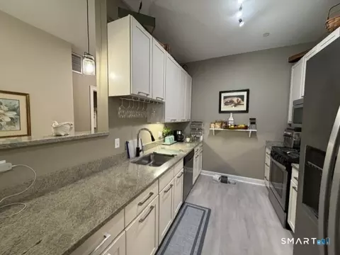Kitchen - 38 Hope St #1108, Niantic, CT 06357 photo 4 of 6