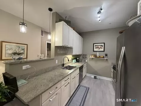 Kitchen - 38 Hope St #1108, Niantic, CT 06357 photo 3 of 6