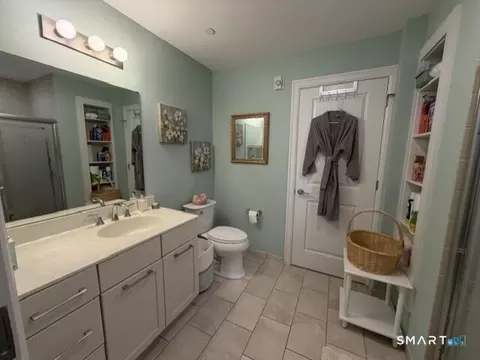 Bath - 38 Hope St #1108, Niantic, CT 06357 photo 1 of 4