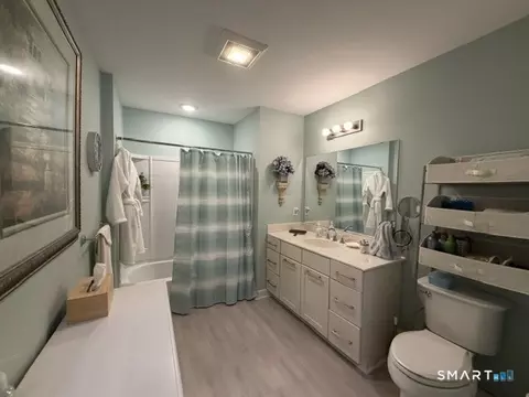 Bath - 38 Hope St #1108, Niantic, CT 06357 photo 3 of 4