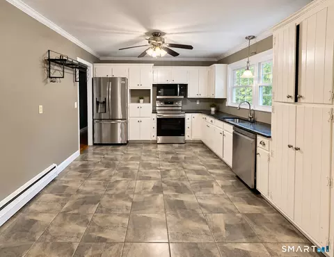 Kitchen - 18 Overlook Rd, Gales Ferry, CT 06335 photo 1 of 3