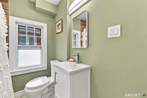 Bath - 85 Ford St, Hamden, CT 06517 photo 1 of 4