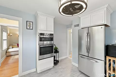 Kitchen - 85 Ford St, Hamden, CT 06517 photo 4 of 4