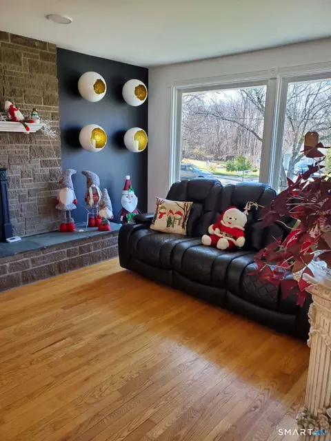 16 Corrine Dr, Prospect, CT 06712 photo 3