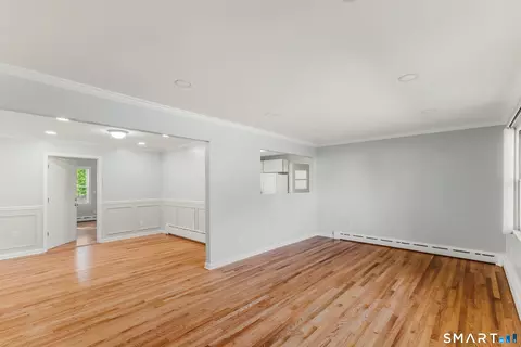 Living - 5 Walnut Ln, Wallingford, CT 06492 photo 4 of 6