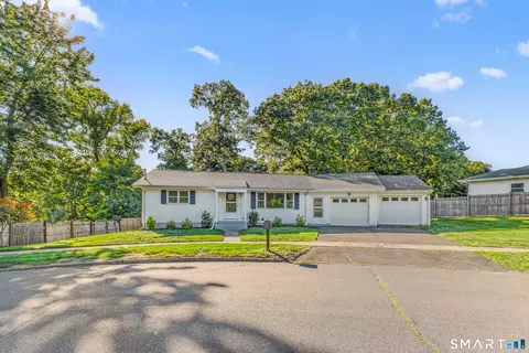 Exterior - 5 Walnut Ln, Wallingford, CT 06492 photo 1 of 5
