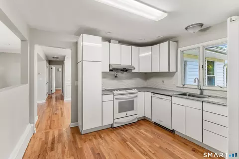 Kitchen - 5 Walnut Ln, Wallingford, CT 06492 photo 2 of 5
