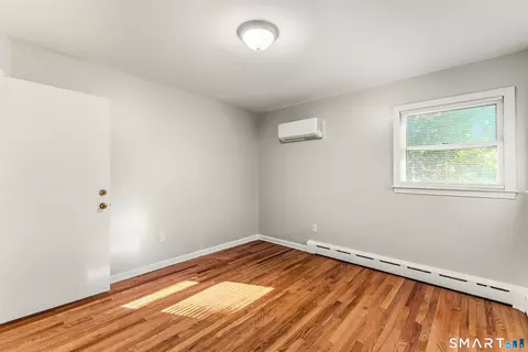 Bedroom - 5 Walnut Ln, Wallingford, CT 06492 photo 4 of 4