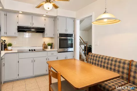 Kitchen - 129 Mueller Dr, Hamden, CT 06514 photo 2 of 2
