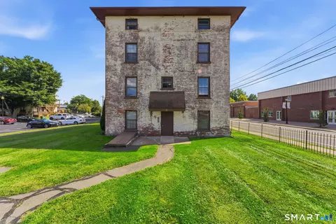 64 Van Block Ave #9D, Hartford, CT 06106