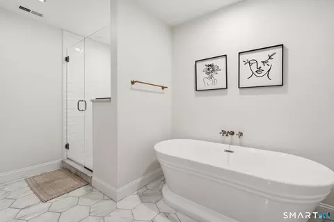 Bath - 6 Matthew Dr, Suffield, CT 06078 photo 3 of 4