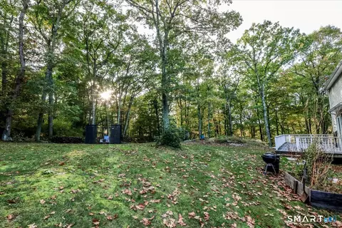 Exterior - 6 Horizon Ct, Monroe, CT 06468 photo 3 of 5