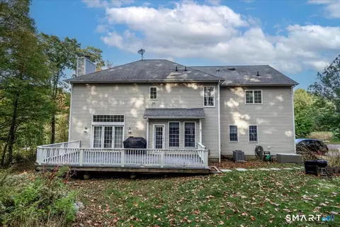 Exterior - 6 Horizon Ct, Monroe, CT 06468 photo 2 of 5