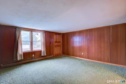 Living - 114 Green Hollow Rd, Killingly, CT 06239 photo 2 of 5