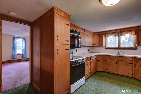 Kitchen - 114 Green Hollow Rd, Killingly, CT 06239 photo 1 of 5