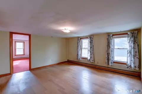 Living - 114 Green Hollow Rd, Killingly, CT 06239 photo 4 of 5