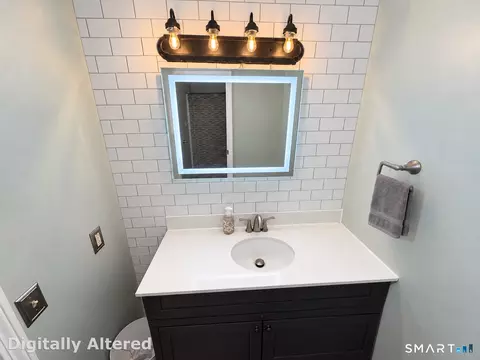 Bath - 91 Riverview Rd #5D, East Lyme, CT 06333 photo 3 of 5