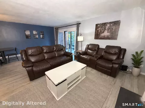 Living - 91 Riverview Rd #5D, East Lyme, CT 06333 photo 2 of 3