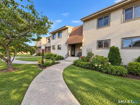 91 Riverview Rd #5D, East Lyme, CT 06333