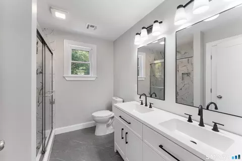 Bath - 769 Brook Rd, Hampton, CT 06247 photo 1 of 4
