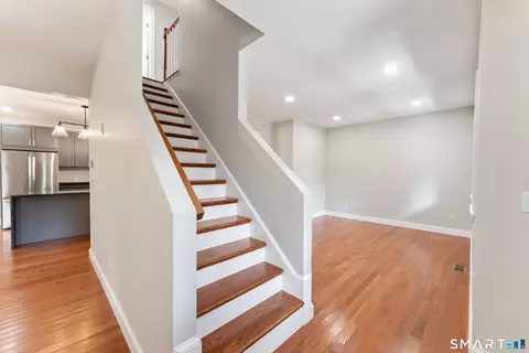 Entry Way - 769 Brook Rd, Hampton, CT 06247 photo 5 of 7