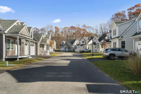 8 Ivy Hill Rd #8, Waterford, CT 06385
