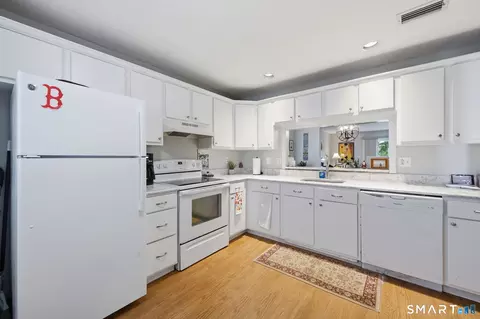 Kitchen - 59 Mallard Cv #59, East Hampton, CT 06424 photo 2 of 3