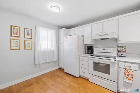 Kitchen - 59 Mallard Cv #59, East Hampton, CT 06424 photo 1 of 3