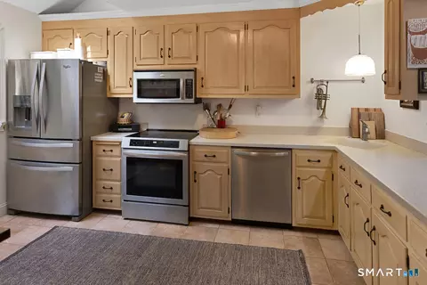 Kitchen - 97 W Main St #47, Niantic, CT 06357 photo 4 of 4