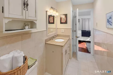 Bath - 97 W Main St #47, Niantic, CT 06357 photo 2 of 3