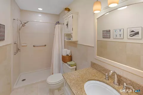 Bath - 97 W Main St #47, Niantic, CT 06357 photo 1 of 3