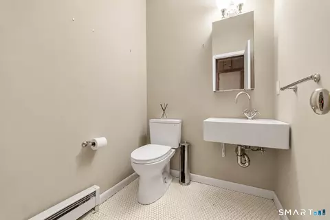 Bath - 131 Peaceable St, Redding, CT 06896 photo 5 of 5