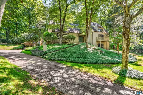 Exterior - 131 Peaceable St, Redding, CT 06896 photo 3 of 8
