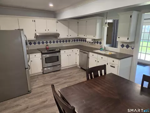 Kitchen - 55 Circle Dr, Wallingford, CT 06492 photo 1 of 2