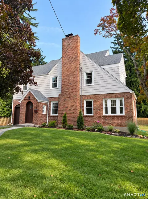 18 Eastview St, West Hartford, CT 06107