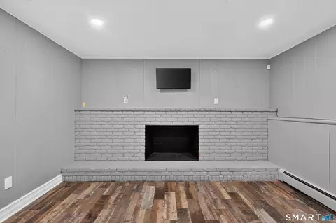 Living - 523 Highfield Dr, Orange, CT 06477 photo 7 of 8