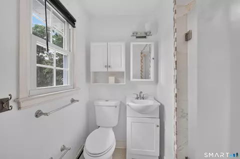 Bath - 523 Highfield Dr, Orange, CT 06477 photo 2 of 3