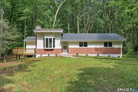 19 Fawn Dr, Woodbridge, CT 06525