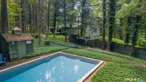 40 Oleson Dr, Southbury, CT 06488