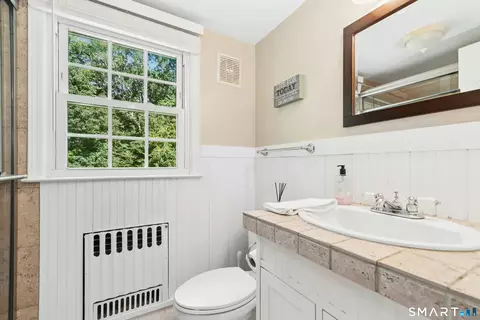 Bath - 3 Glenbrook Dr, Monroe, CT 06468 photo 1 of 2