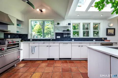 Kitchen - 391 Kent Cornwall Rd, Kent, CT 06757 photo 3 of 4