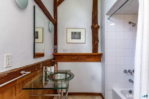Bath - 391 Kent Cornwall Rd, Kent, CT 06757 photo 3 of 4
