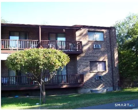 235 Henry Ave #12A, Stratford, CT 06614