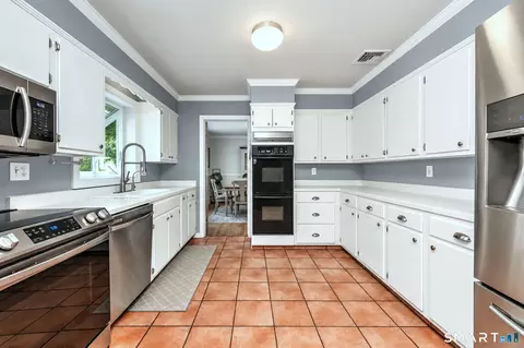 Kitchen - 163 Kellogg Dr, Wilton, CT 06897 photo 1 of 2