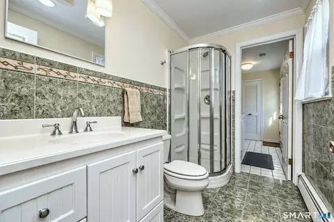 Bath - 163 Kellogg Dr, Wilton, CT 06897 photo 4 of 4