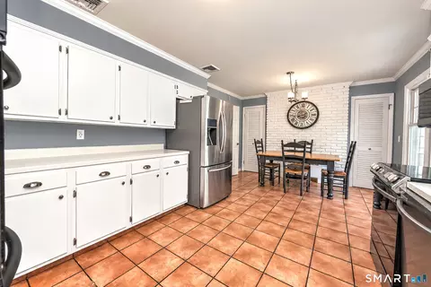 Kitchen - 163 Kellogg Dr, Wilton, CT 06897 photo 2 of 2