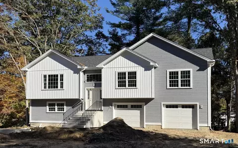 20 Oak Dr, Mansfield, CT 06250