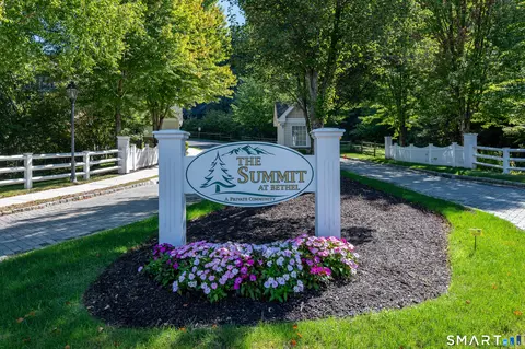 15 Briar Ridge Dr #15, Bethel, CT 06801