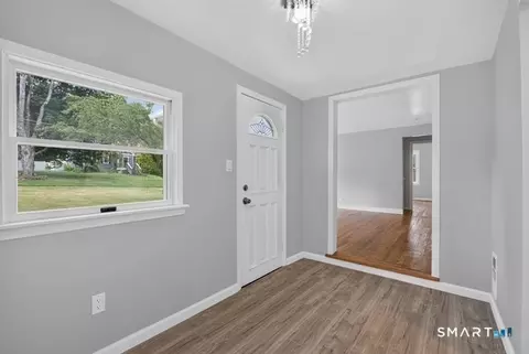 Entry Way - 152 Summit Rd, Prospect, CT 06712 photo 8 of 12